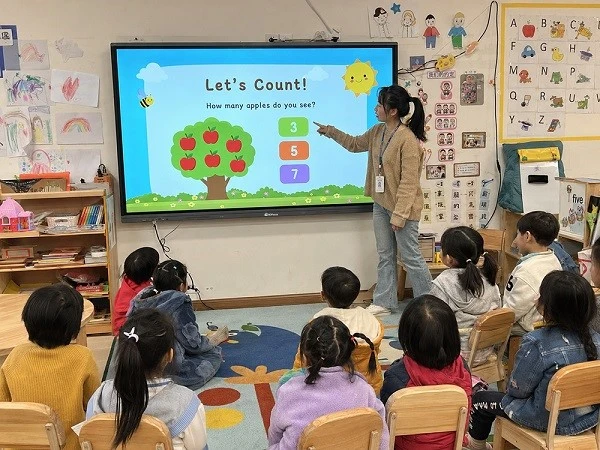 page-435-390 interactive whiteboard size recommendation